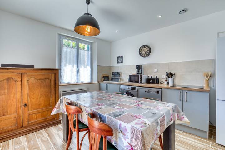Casa de vacaciones 'A La Bonne Franck'ette' con terraza compartida, Wi-Fi y aire acondicionado in Aspiran, Región de Lodève