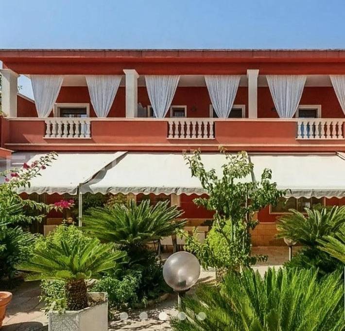 Casa vacanza per 5 persone, con Balcone e Terrazza nonché Giardino e Panorama a Maglie