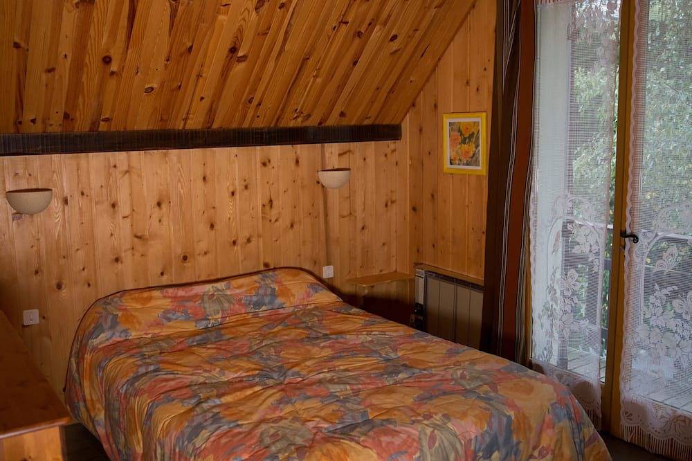 Chalet Le Lacas vue exceptionnelle sur Montagne- Les Orres ( Hameau du Mélezet) in Les Orres, Parc national des Écrins