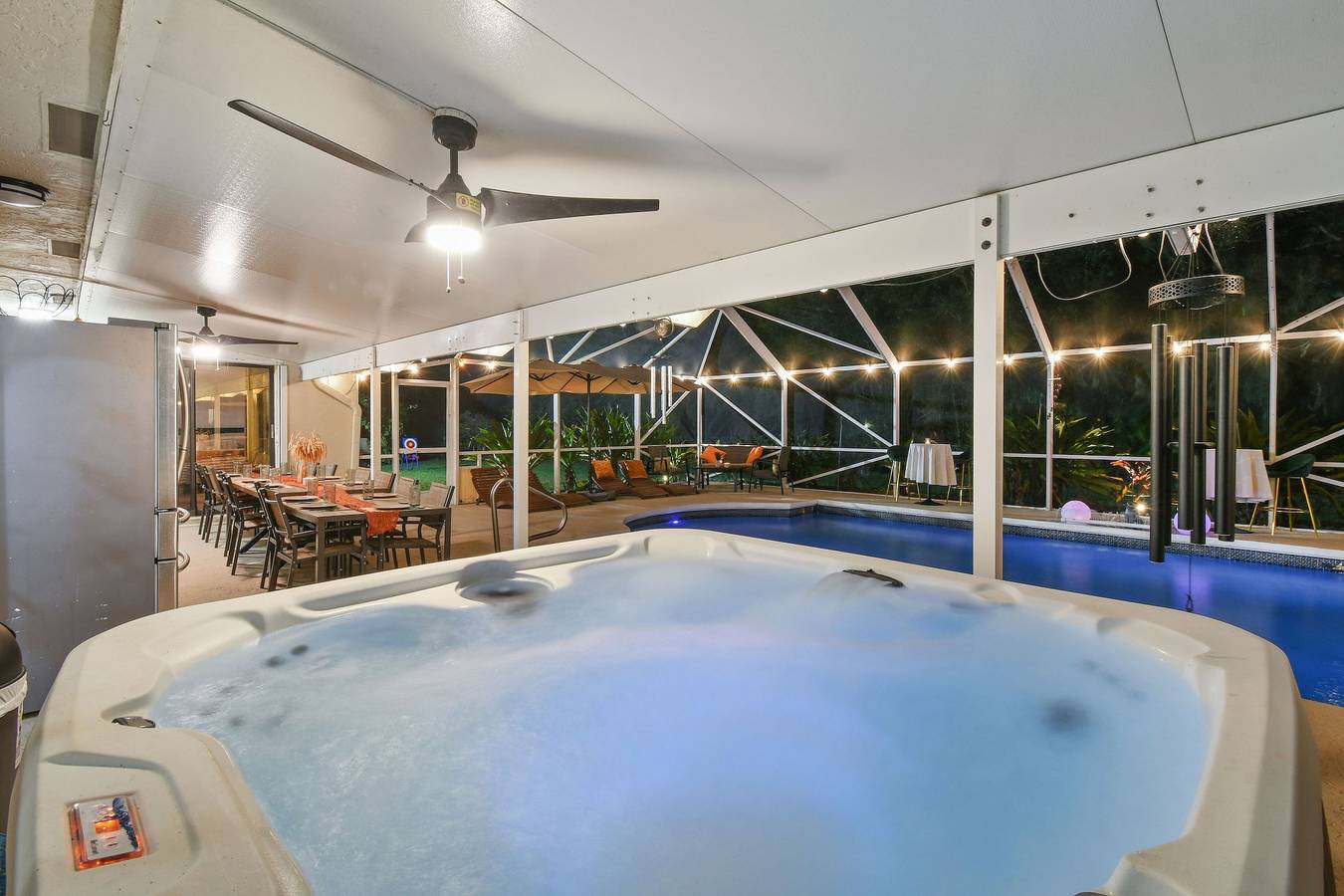 New Luxury 4Bd 9 Beds Hideaway Pool Spa Sauna Rv in Palm Beach County