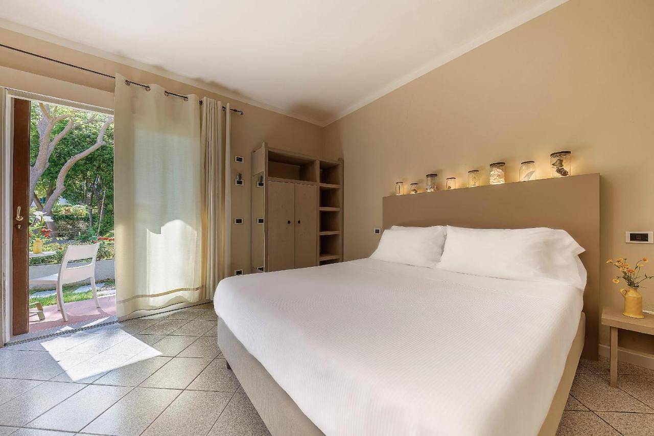 Hotel Cernia Isola Botanica in Spiaggia di Sant' Andrea, Marciana