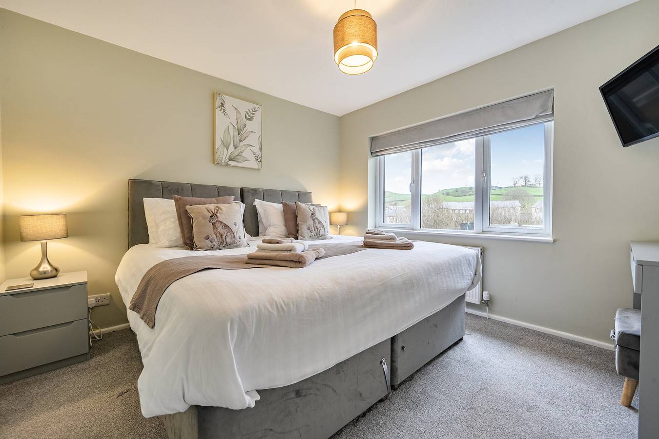 2 Bed House - Sleeps 4 - Garden - Parking - Wifi in Kendal, Lake District