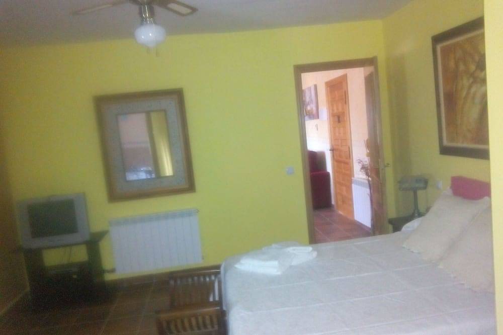 El Magnolio Rural Cottage in Santa Cruz de Pinares, Ávila Region