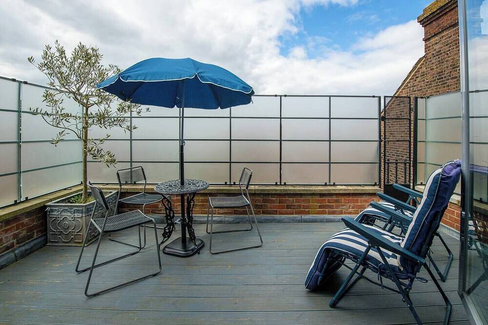 Ganze Wohnung, Geräumige Dreizimmerwohnung im obersten Stockwerk mit atemberaubendem Ausblick in Southsea, Portsmouth