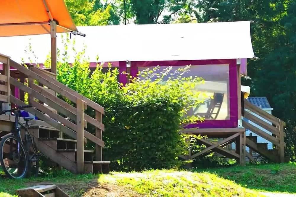 Zecamping 3 étoiles piscine chiens acceptés animations locatif 30m2 in Clairvaux-les-Lacs, Jura Francais