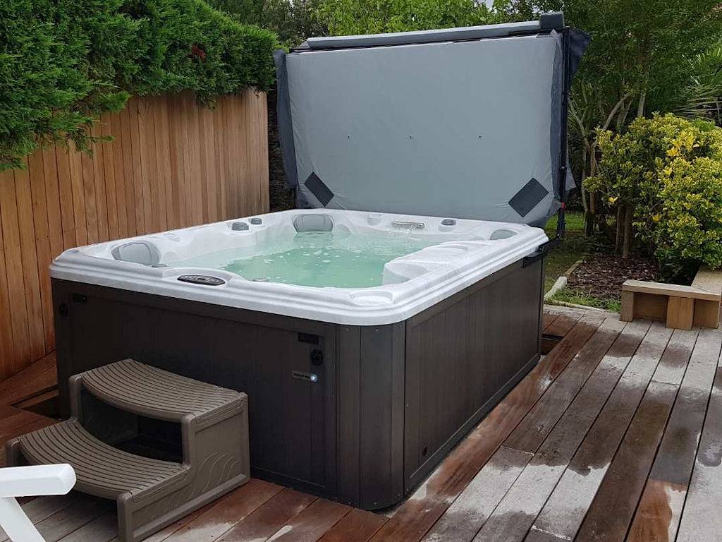 Maison spacieuse avec piscine, spa in Capbreton, Côte d’Argent