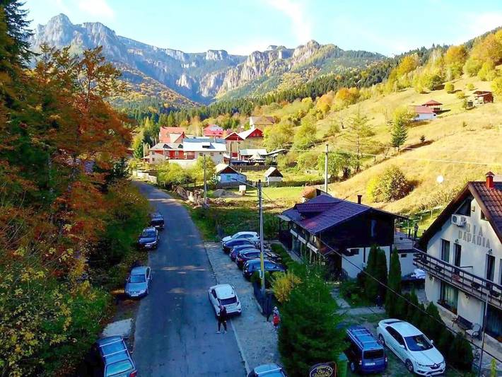 Maison d’hôte pour 2 personnes, avec Balcon et Terrasse ainsi que Jardin et Sauna dans Bicaz