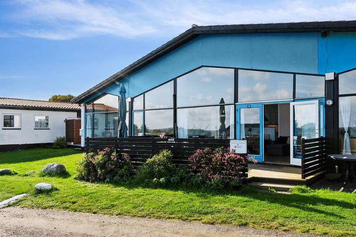 Ferielejlighed for 6 personer, med terrasse, husdyr tilladt i Sandvig