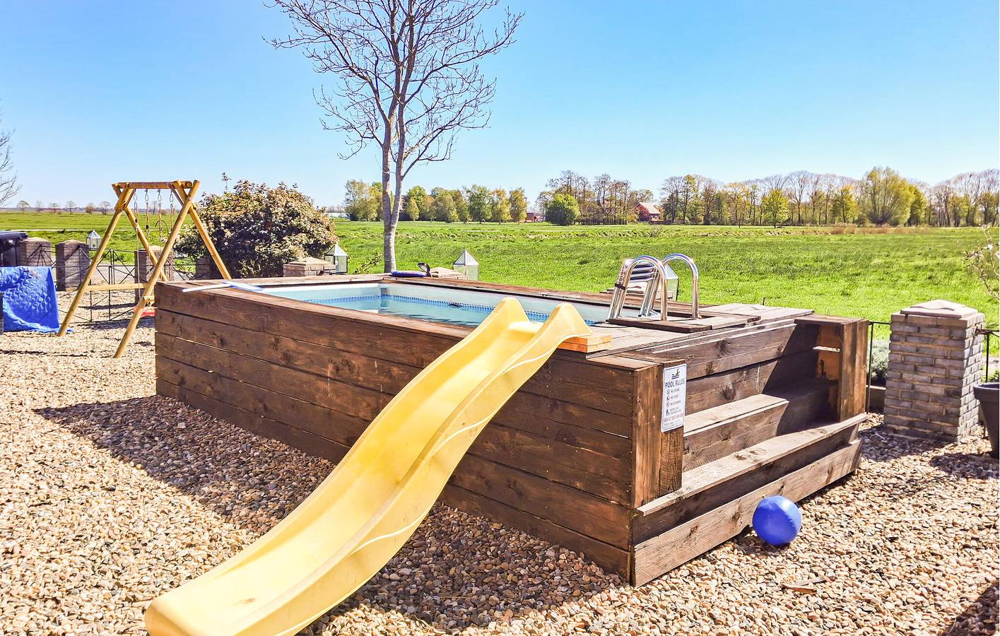 Ganze Ferienwohnung, Appartement am Fluss mit Parkplatz, Terrasse und Internet - Leda 1km in Detern, Nordseeküste