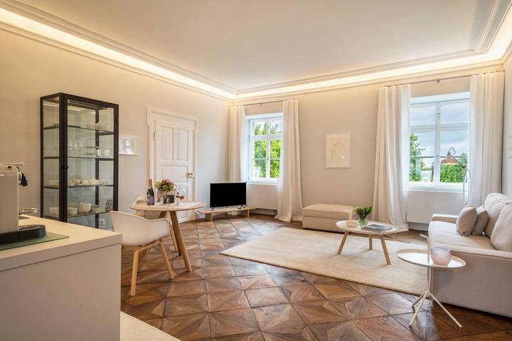 Geheel appartement, Schloss Kirchberg - Appartement Fleur in Immenstaad am Bodensee, Region Bodensee-Oberschwaben