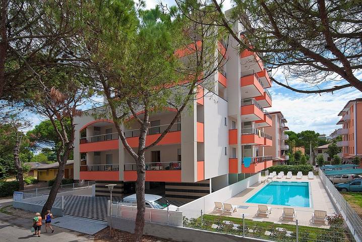Appartamento vacanze per 4 persone, con Balcone e Piscina a Bibione