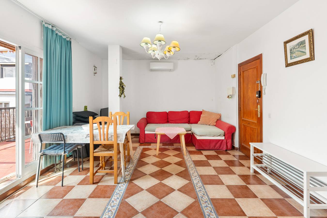 Entire apartment, Apartment 'Med Stor Terass' with Mountain View, Wi-Fi and Air Conditioning in Fuengirola Centre, Fuengirola