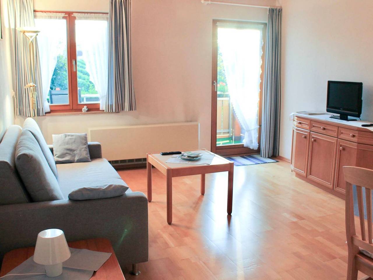 Ganze Wohnung, Ferienwohnung Kuprella 1 - mit Liegewiese und privatem Seezugang in Nonnenhorn in Nonnenhorn, Bayerisch Schwaben