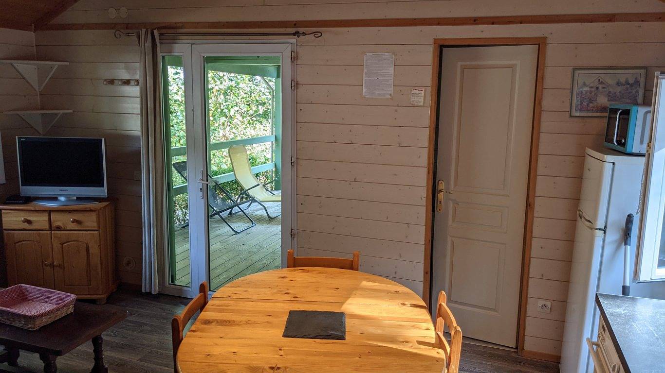 Chalet 6 Itsasoa avec grande terrasse couverte et 2 piscines in Lissac-sur-Couze, Région de Brive-la-Gaillarde