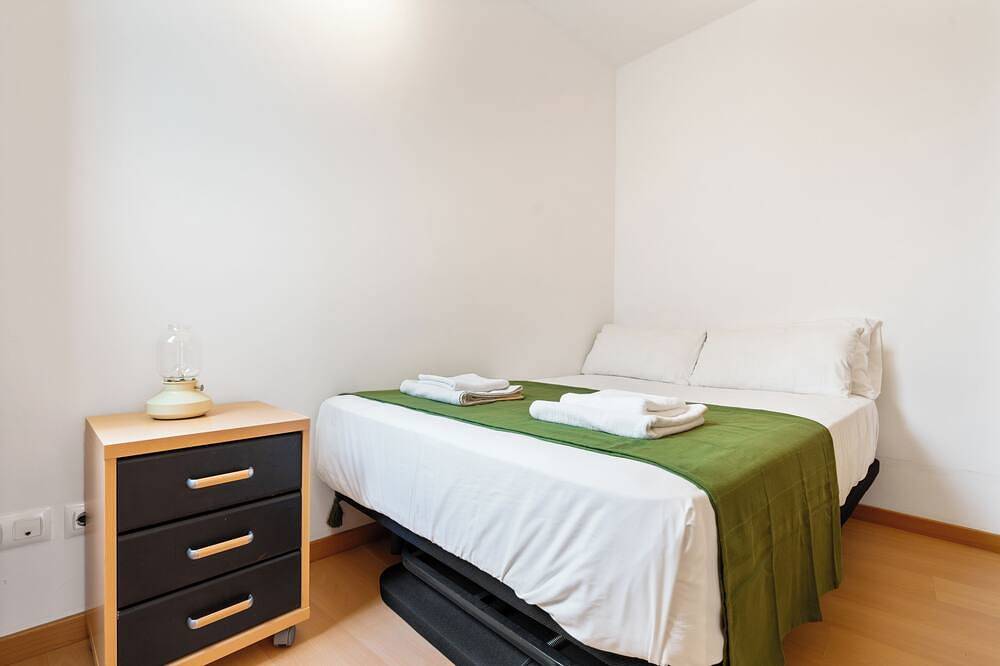 Ganze Wohnung, Bright duplex, consisting of two joined flats (two bedroom + studio) that fit 5 people in Barcelona Zentrum, Barcelona