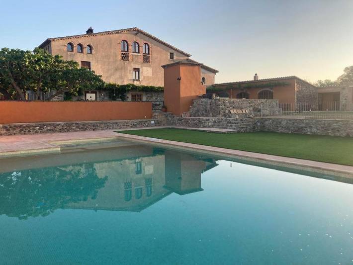 Casa rural para 3 personas, con Terraza y Jardín además de Piscina y Vistas en Riudellots de la Selva