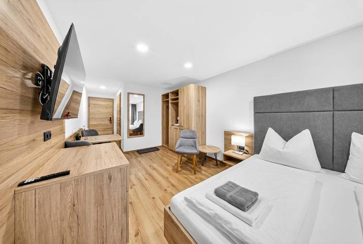 Hotel für 2 Personen mit Balkon in Klaus an der Pyhrnbahn, Kirchdorf an der Krems (Bezirk)