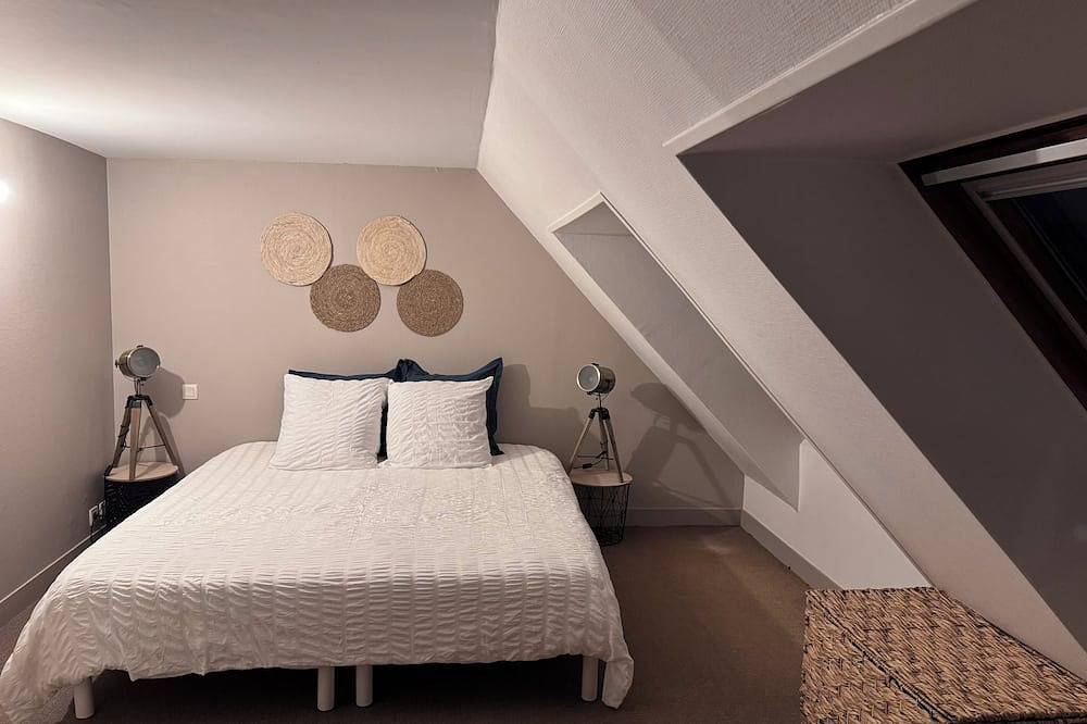 Ganze Wohnung, Le Havre Bleu - Peaceful cocoon with panoramic sea view, casino and esplanade in Granville, Côte de la Déroute