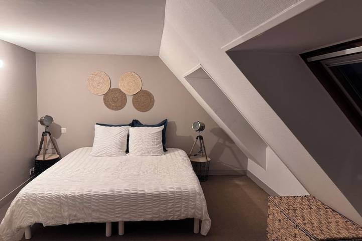 Ganze Wohnung, Le Havre Bleu - Peaceful cocoon with panoramic sea view, casino and esplanade in Granville, Côte de la Déroute