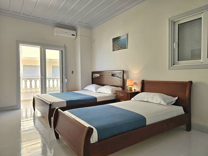 Ganze Wohnung, Ferienwohnung für 6 Personen mit Balkon in Sarandë, Vlorë