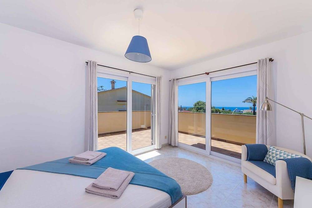 Fantástica casa para 6 personas con vistas panorámicas a la bahía de Palma in Badia Blava, Lluchmayor
