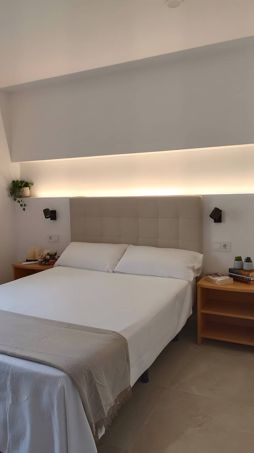 Geheel appartement, Appartement 'Málaga Licht, Strand en Centrum' met zeezicht, Wi-Fi en airco in Carretera de Cádiz, Malaga