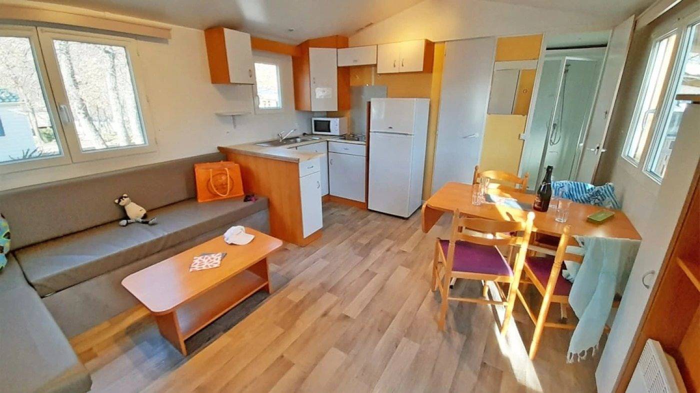 Zecamping 3* chiens acceptés mobil-home clim 28m2 6 pers in Bauduen, Brignoles Region