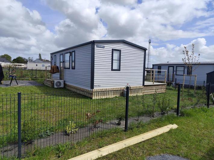 Camping pour 4 personnes, avec Terrasse et Jardin