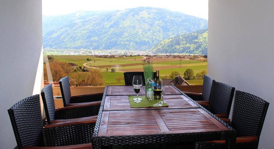Ferienwohnung für 6 Personen, mit Balkon und Terrasse sowie Garten und Ausblick