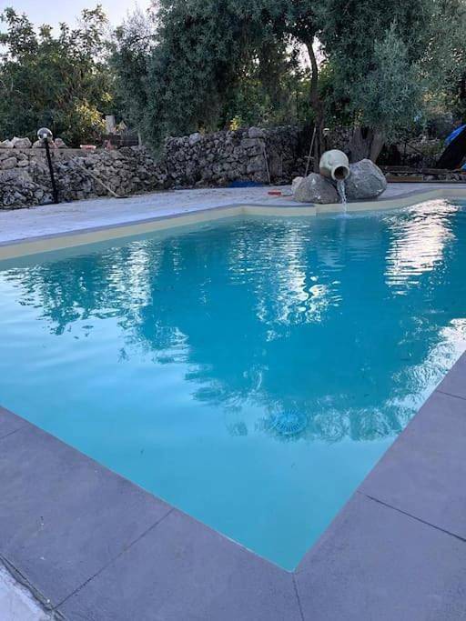 Ferienhaus für 4 Personen, mit Terrasse und Ausblick sowie Garten und Pool, mit Haustier auf Sizilien