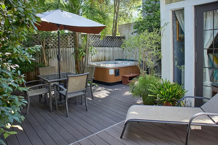 Cottage for 2 people, with hot tub and terrace as well as pool, with pets - 1