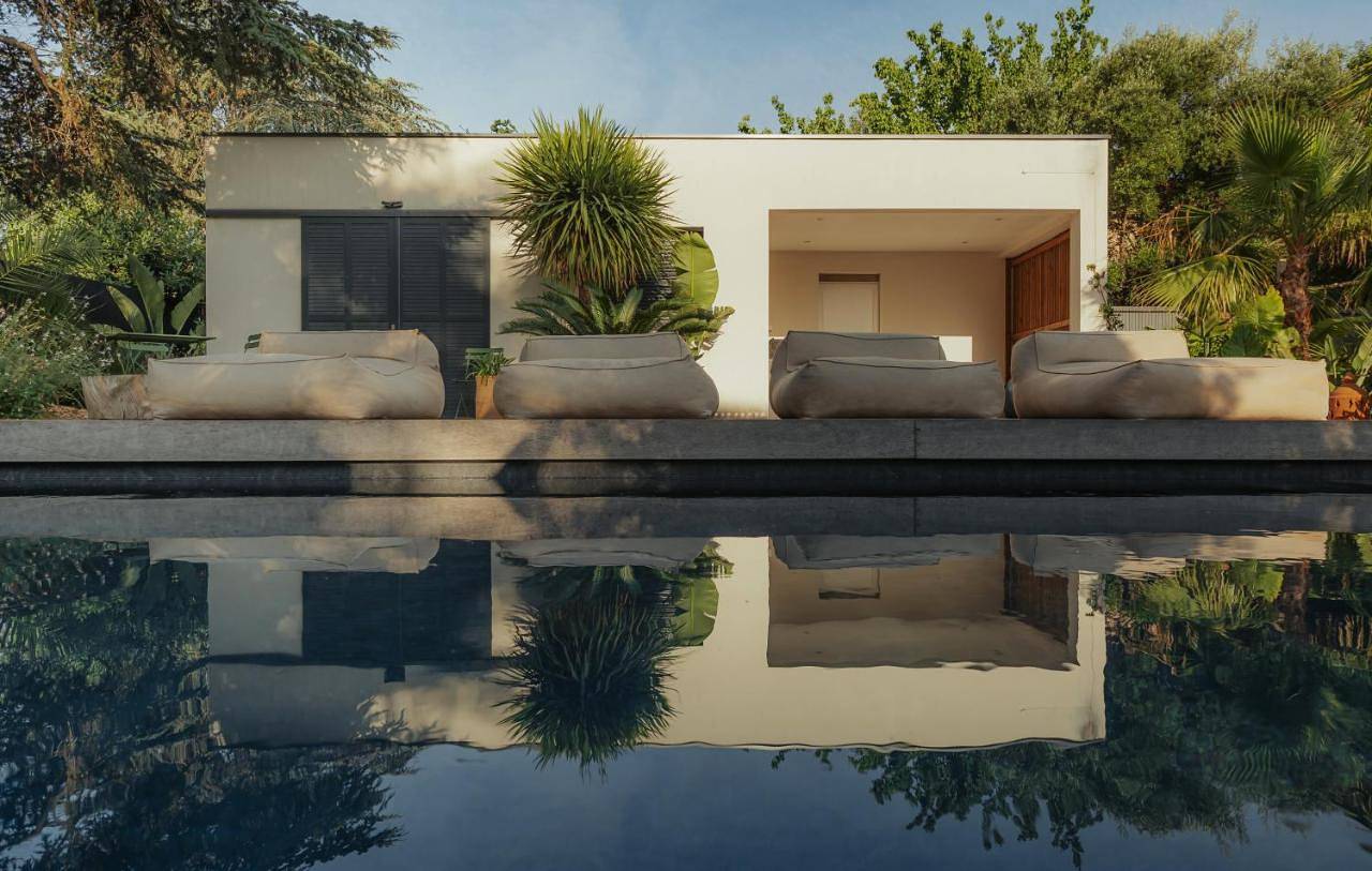 Queen Room with Pool View in Vendargues, Côte méditerranéenne (France)