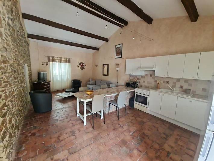 Gîte pour 8 personnes, avec piscine ainsi que vue et jardin à Le Martinet - 4