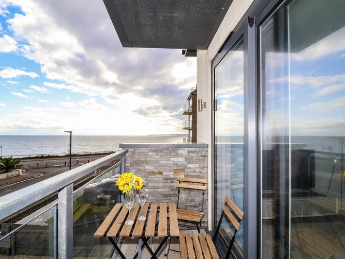 Vacation rental for 4 people, with Balcony and Yard in Bournemouth