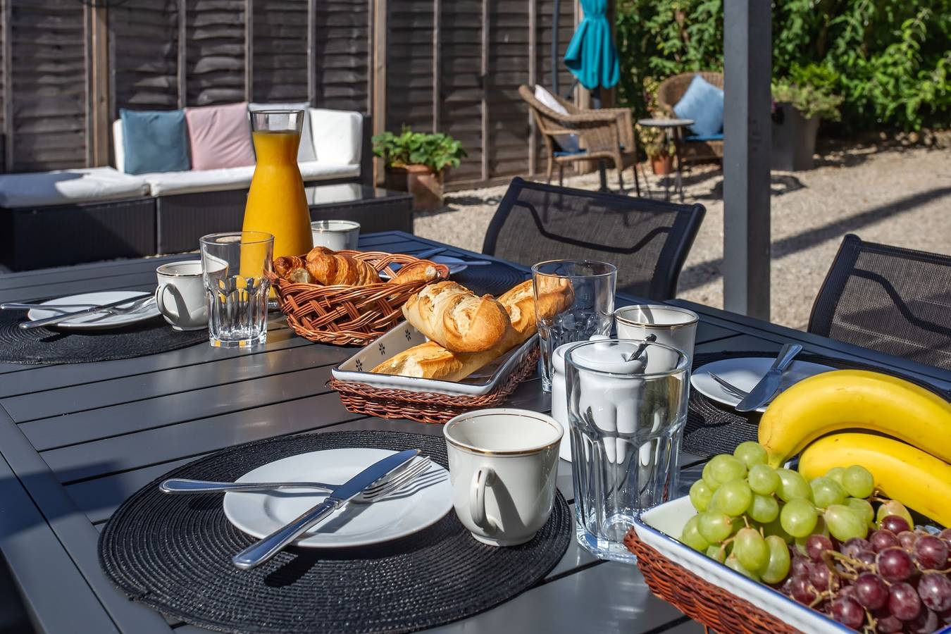 Maison de vacances « L’Olivier Gîte » avec piscine privée, terrasses et Wi-Fi in Lizant, Vienne (France)