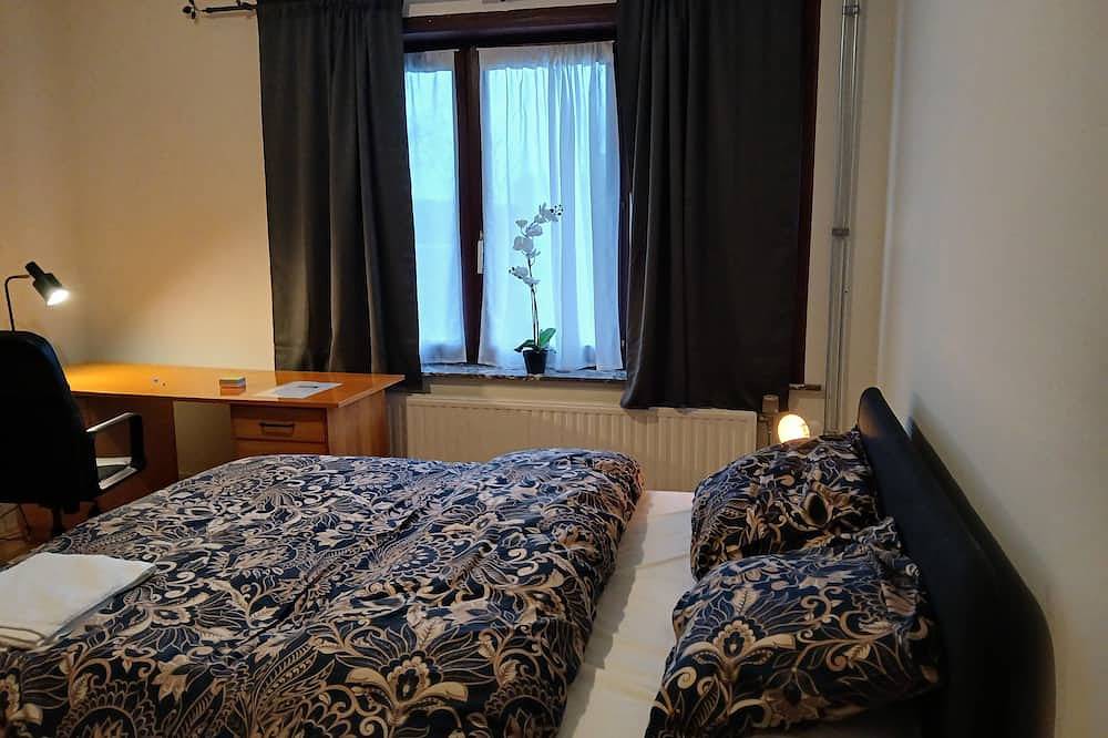 Spacious room. in Relegem, Asse
