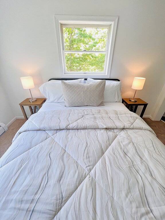 Vacation rental for 10 people, with terrace and yard, with pets in Hampton Bays