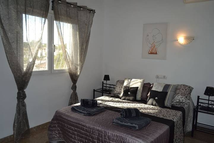 Frei stehende Villa in Privatbesitz mit 3 Betten, privatem Pool, Klimaanlage und WLAN für 6 + 1 Baby in Teulada (Spanien), Costa Blanca