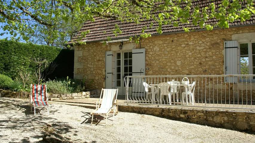 Location de vacances pour 5 personnes, avec Terrasse ainsi que Jardin et Piscine à Lamonzie-Montastruc
