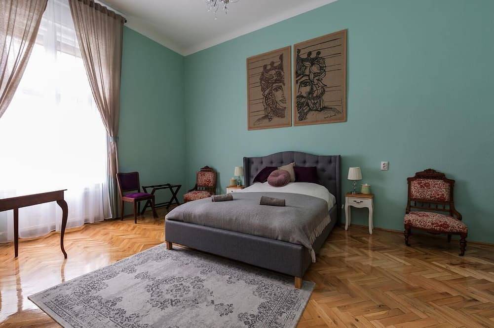Ganze Wohnung, Eclectic Luxury & Spacious Apt in Center in Budapest, Danube-Ipoly National Park