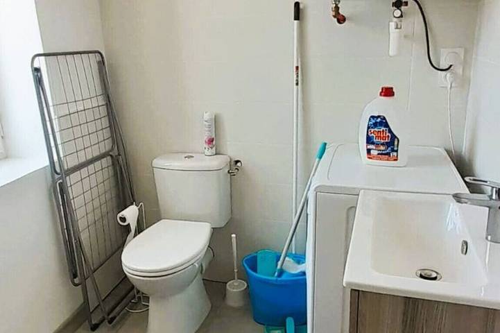 Entire apartment, Ground floor studio - 1 person - exhibition park - courtyard in Vierzon, Vierzon Region