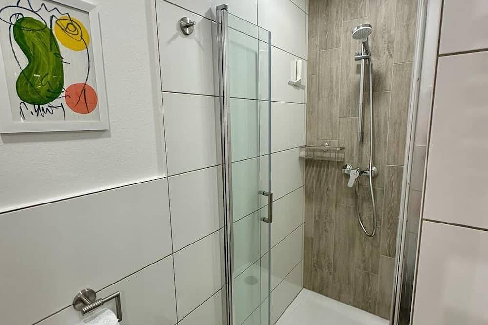 Ganze Wohnung, Ferienwohnung 2 mit zwei Einzelbetten und Schlafcouch in Bad Königshofen i.Grabfeld, Rhön-Bayern