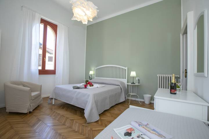 Apartamento entero, Residenza Gardenia - Lake View Balcony Apartment in Luino Center in Luino, Comune di Luino