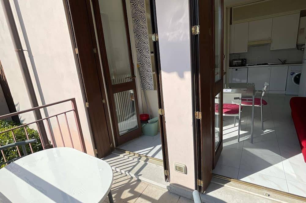 Ganze Wohnung, 3V Apartments Ugo With Pool in Bardolino, Gardasee-Berge