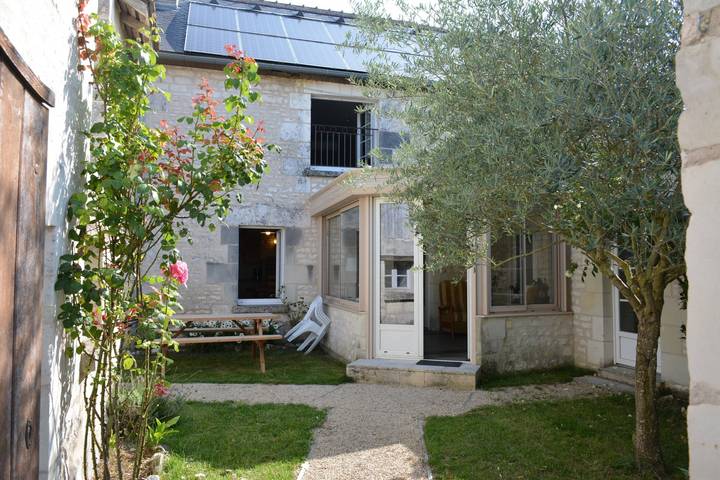 Gîte pour 8 personnes, avec terrasse et jardin