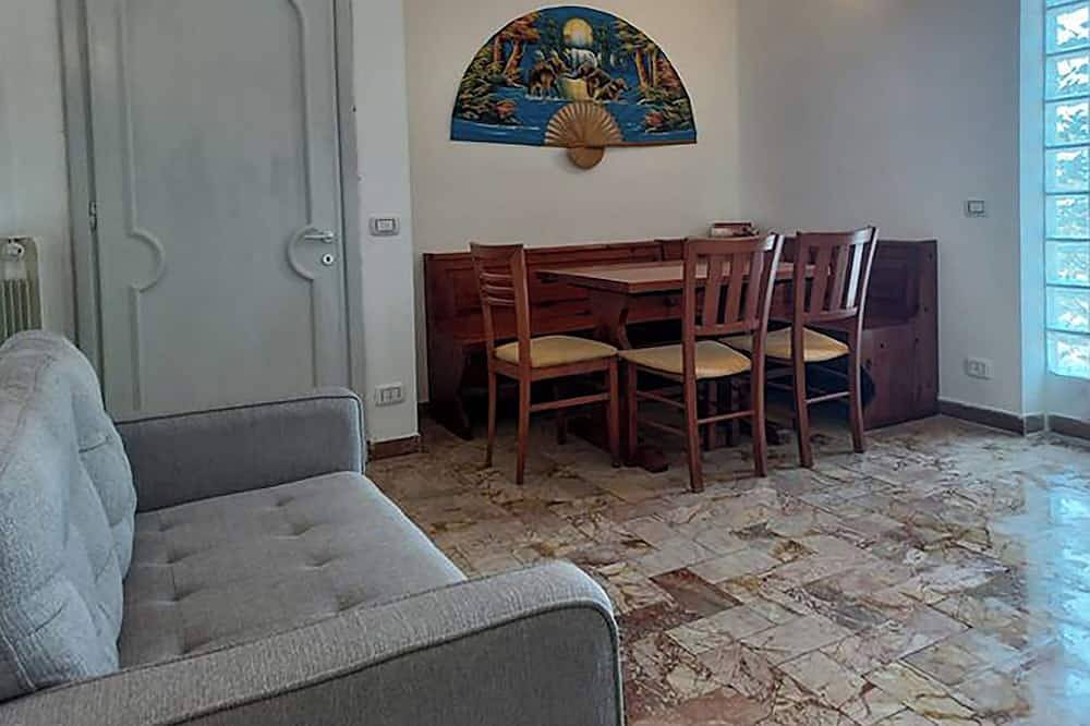 Villa Near the Sea in Ardea, Provincia de Roma
