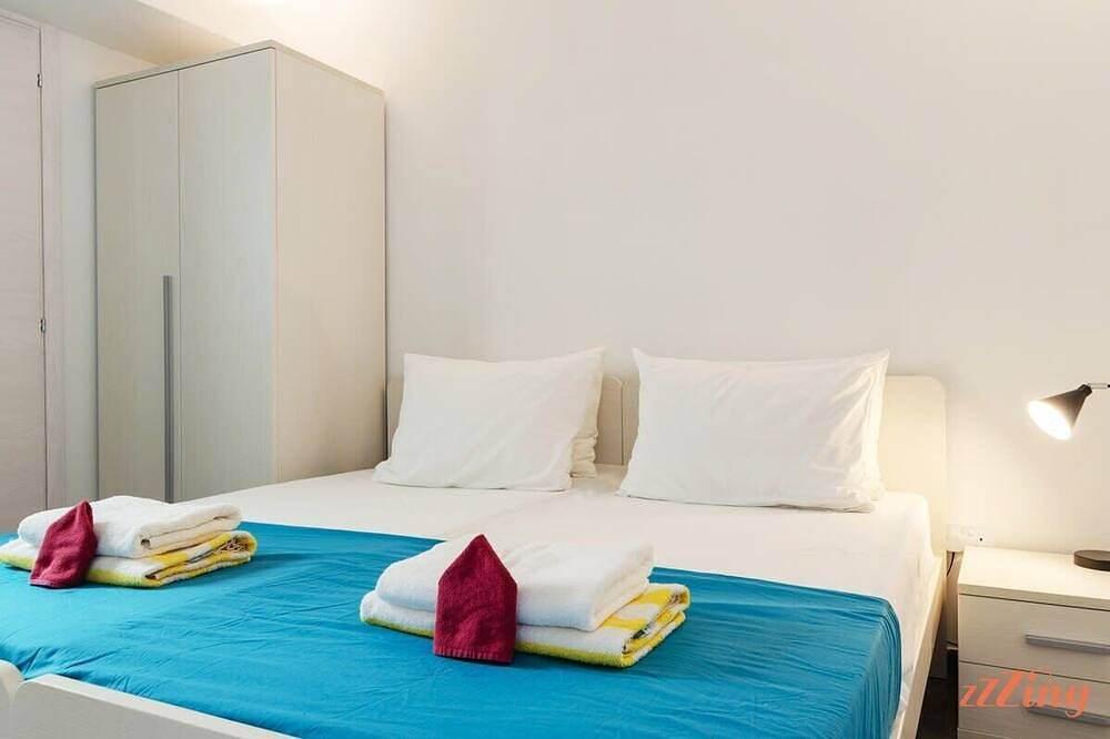 Ganze Wohnung, 2 Bed Apartment w/ Distant Sea and Country Views in Marsalforn, Zebbug