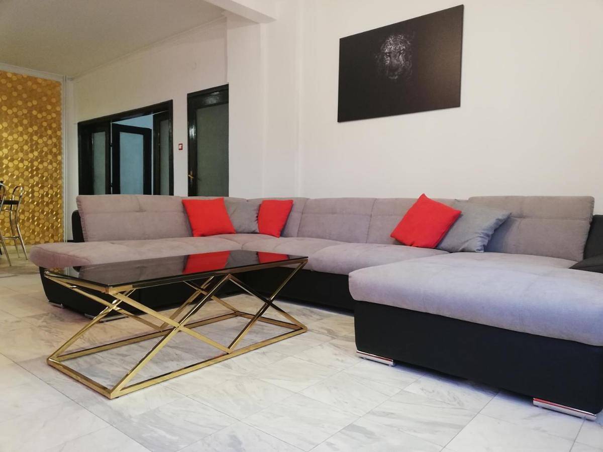 Appartement entier, Top Center spacious apartment with free parking in Sofia, Bulgarie