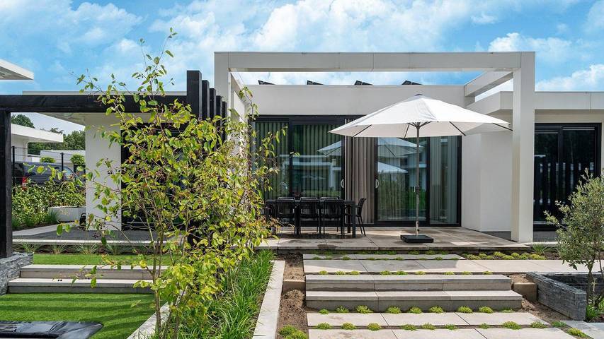 Villa voor 8 personen, with uitzicht op het meer and terras as well as tuin op de Veluwe