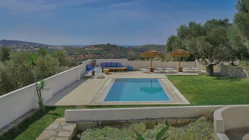 Ferienhaus für 8 Personen, mit Garten und Pool in Pitsidia